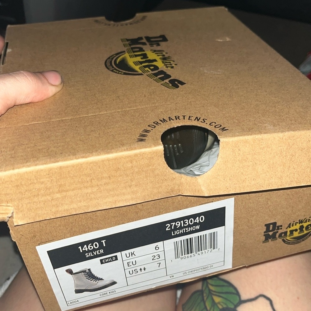 Dr Martens Lightshow Iridescent 🌈✨Toddler Size 7 Girls, BRAND NEW IN BOX